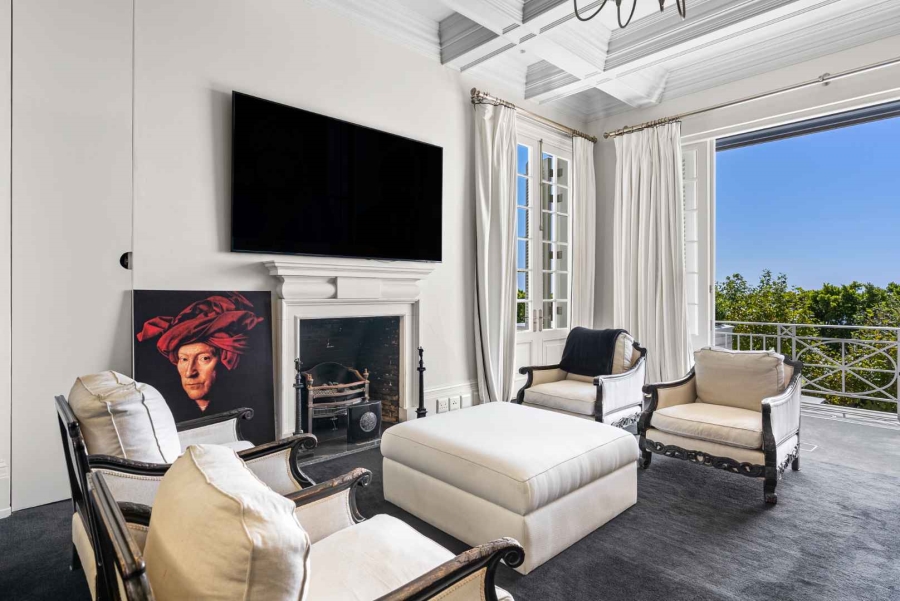 7 Bedroom Property for Sale in Fresnaye Western Cape